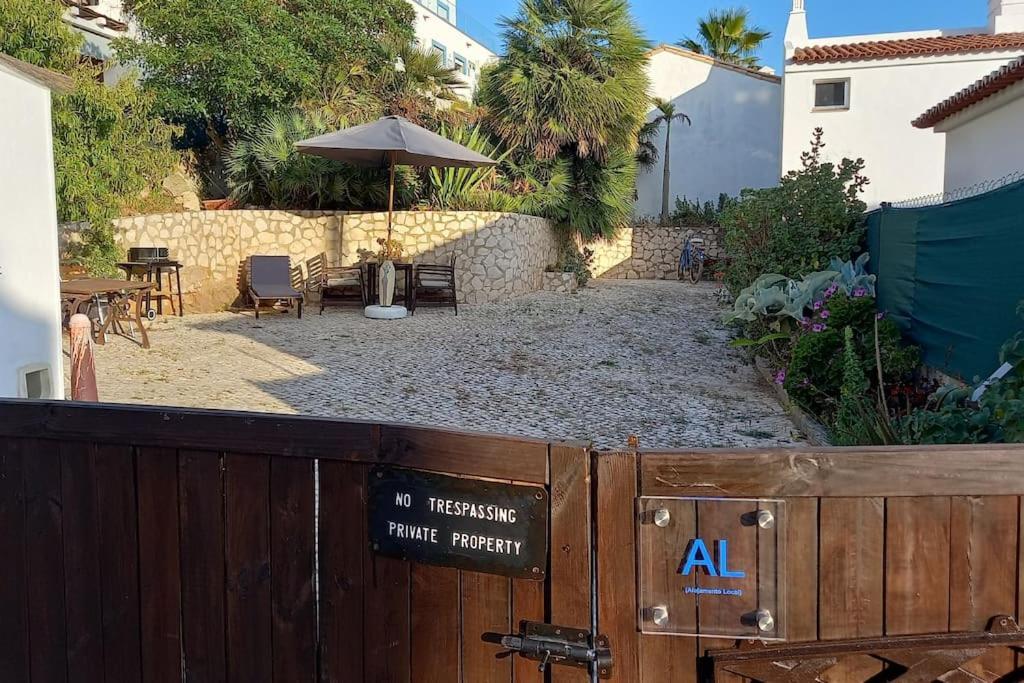 Bica Da Salema Beach House Bagian luar foto